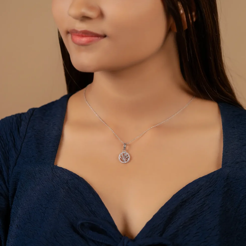 Flower Pot Round Diamond Necklace P7 with model