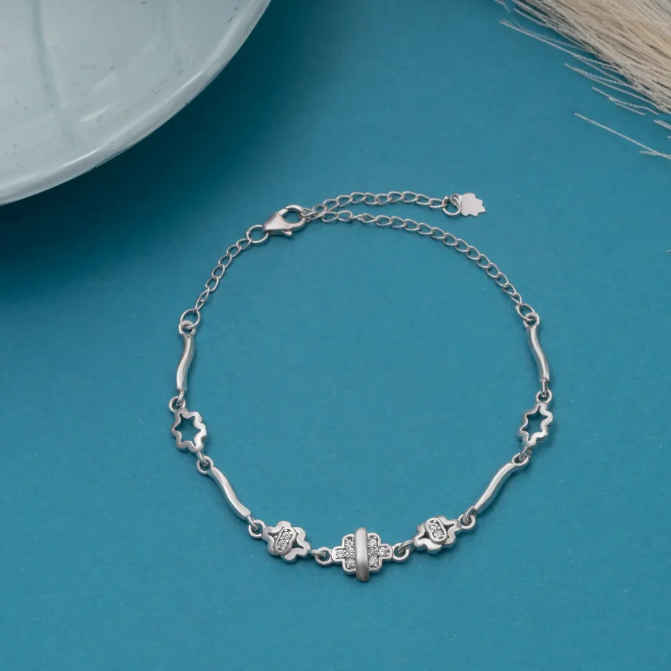 Flowra Bracelet B 99 on tabel