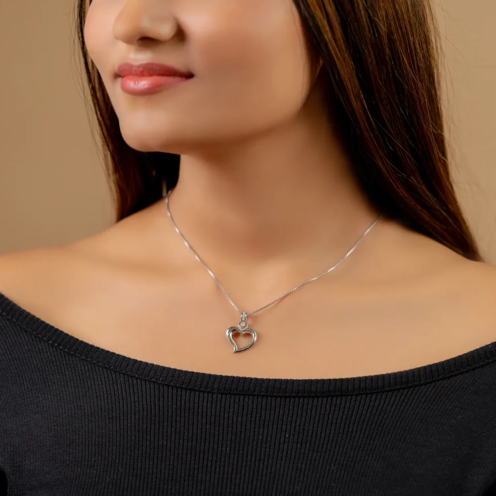 Heart Pendant Necklace N67 with model