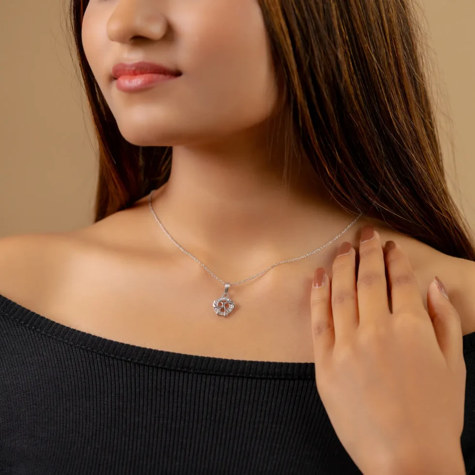 Love Knot Diamond Necklace P16 with model