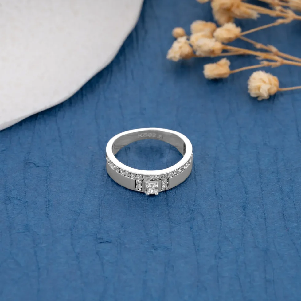 Modern Royale Ring CJ 32 on table