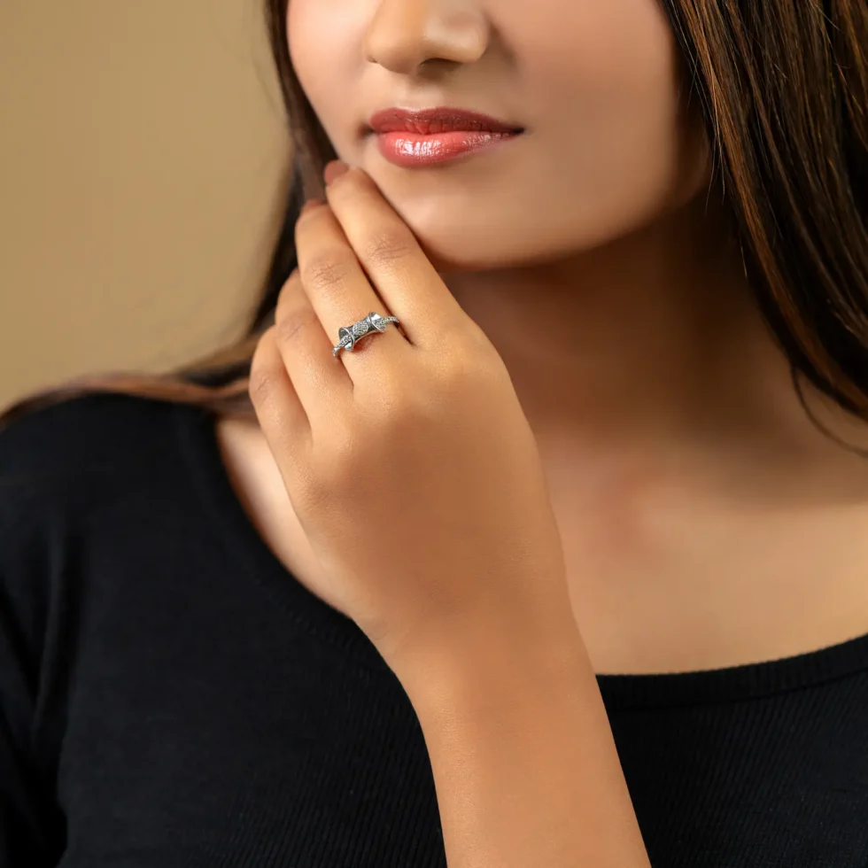 Nishav Jewellers 925 Sterling Silver Cannoli Rings R 22 with model