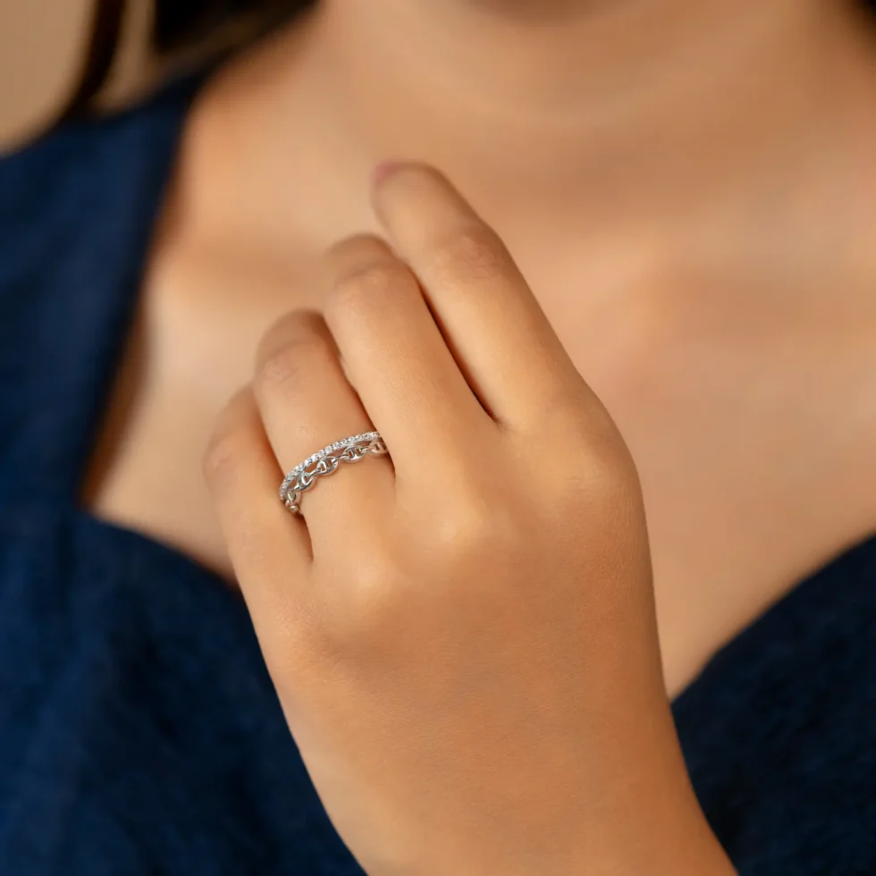 Nishav Jewellers 925 Sterling Silver Diamond Chain Luxe Ring R 199 with model