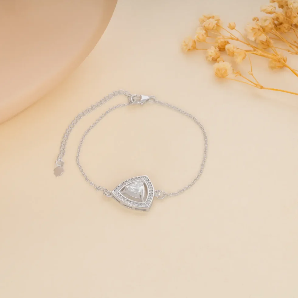 Trillion Solitaire Chain Braclet B 34 on table 2