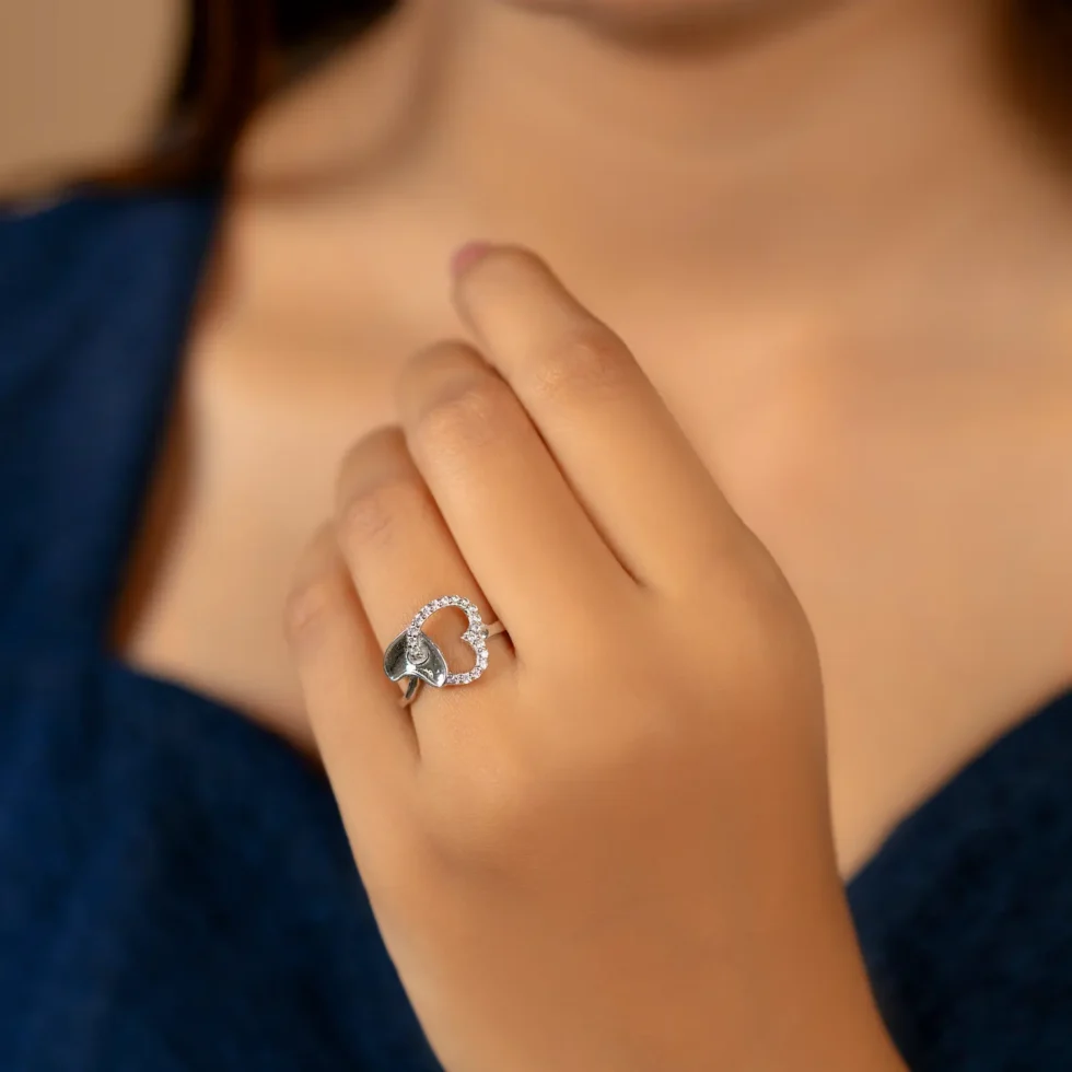 TwinHeart Curve Ring R 229 with model