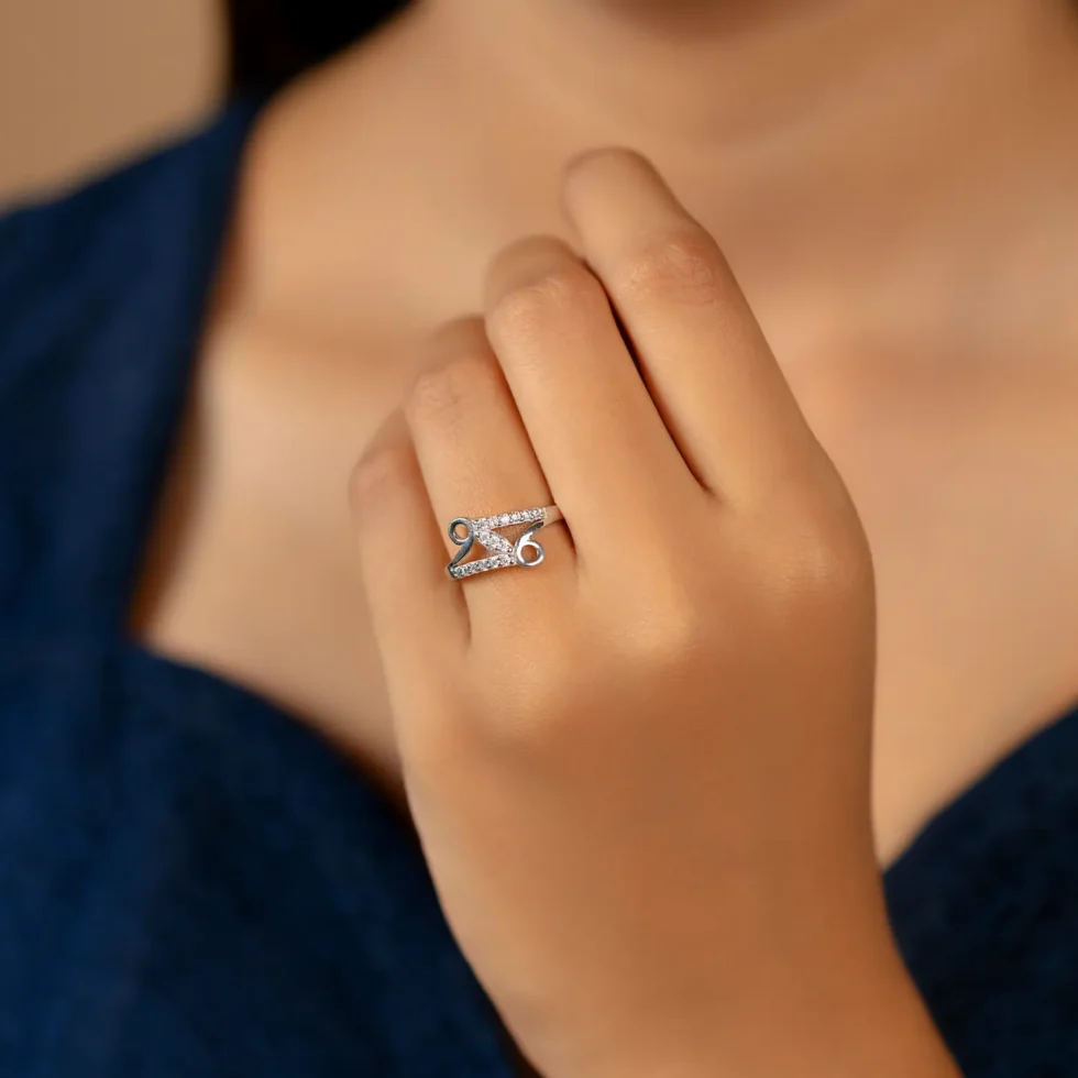 Twirl Diamond Ring R 174 wtih model