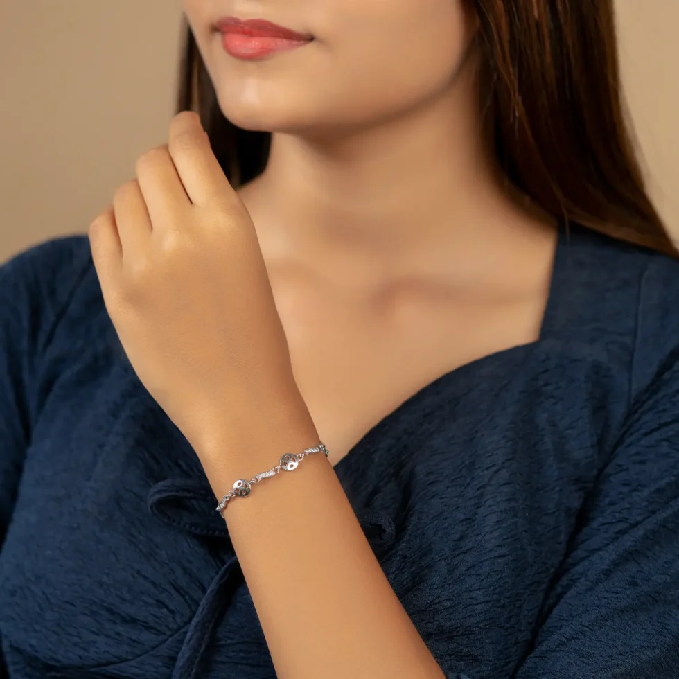 WaveDisc Bracelet B 108 with model