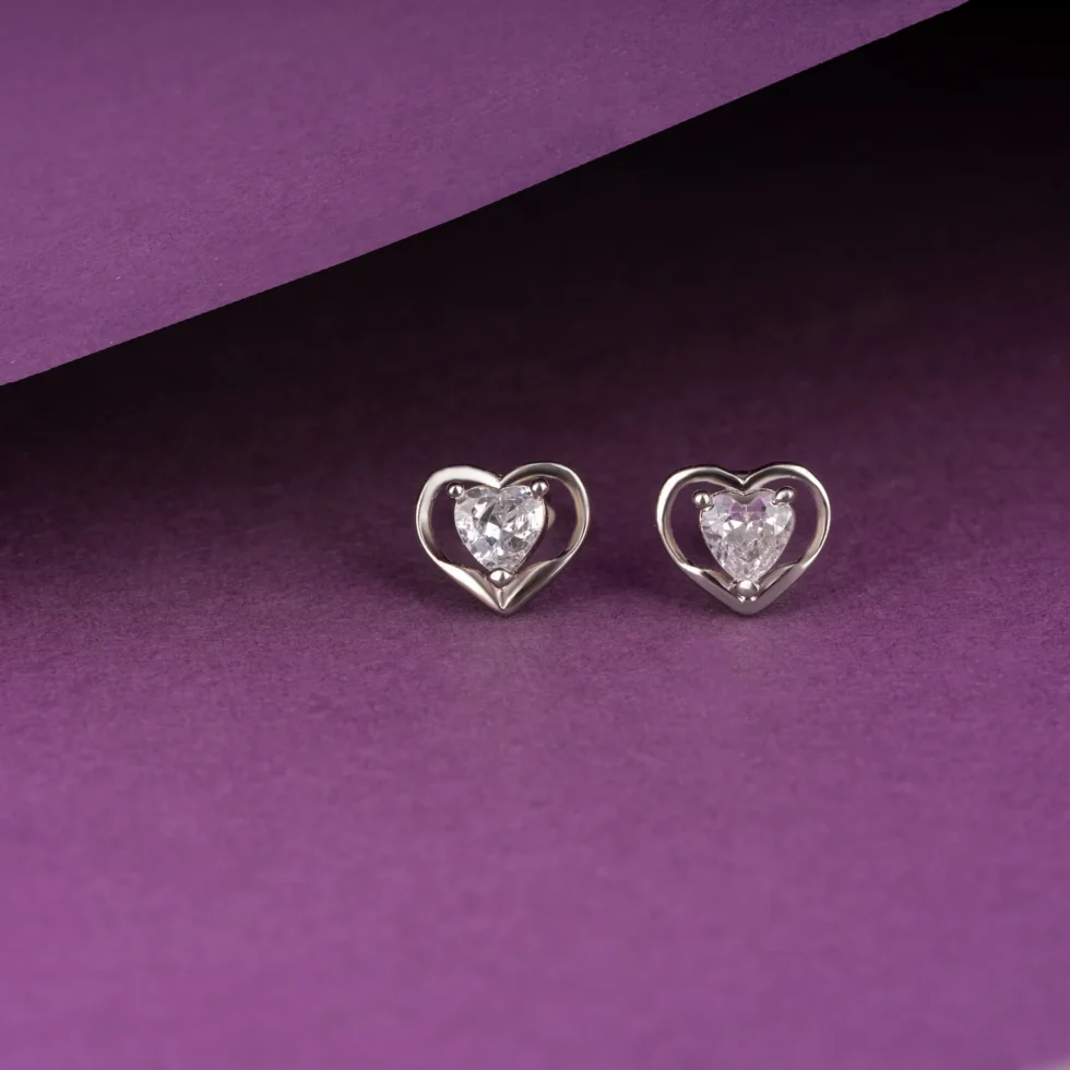 silver Heart Solitaire Earrings C169 with bg
